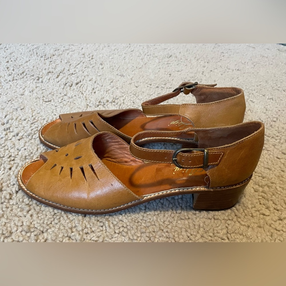 Adigi Leather Mary Jane Tan Heels. Made in Italy, vintage